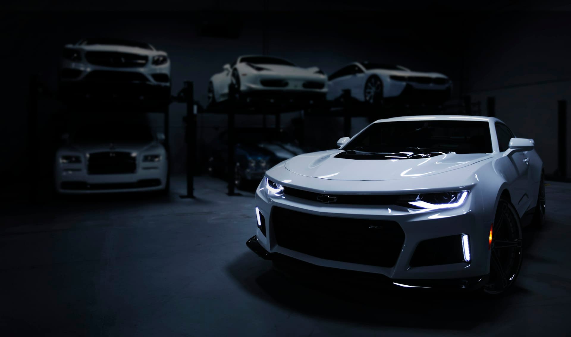Showroom van Autobedrijf Benelux
